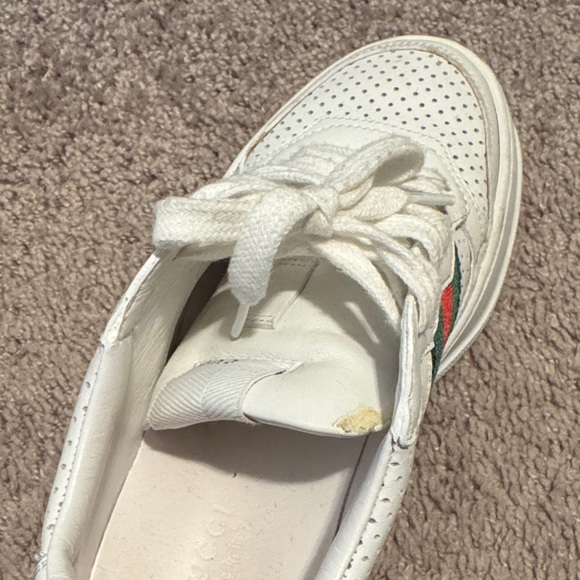 Gucci White Sneakers with Red and Blue Stripes - Picture 4 of 5